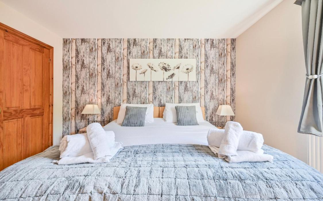 3 Bed Lodge With Ev Point Truro Eksteriør billede